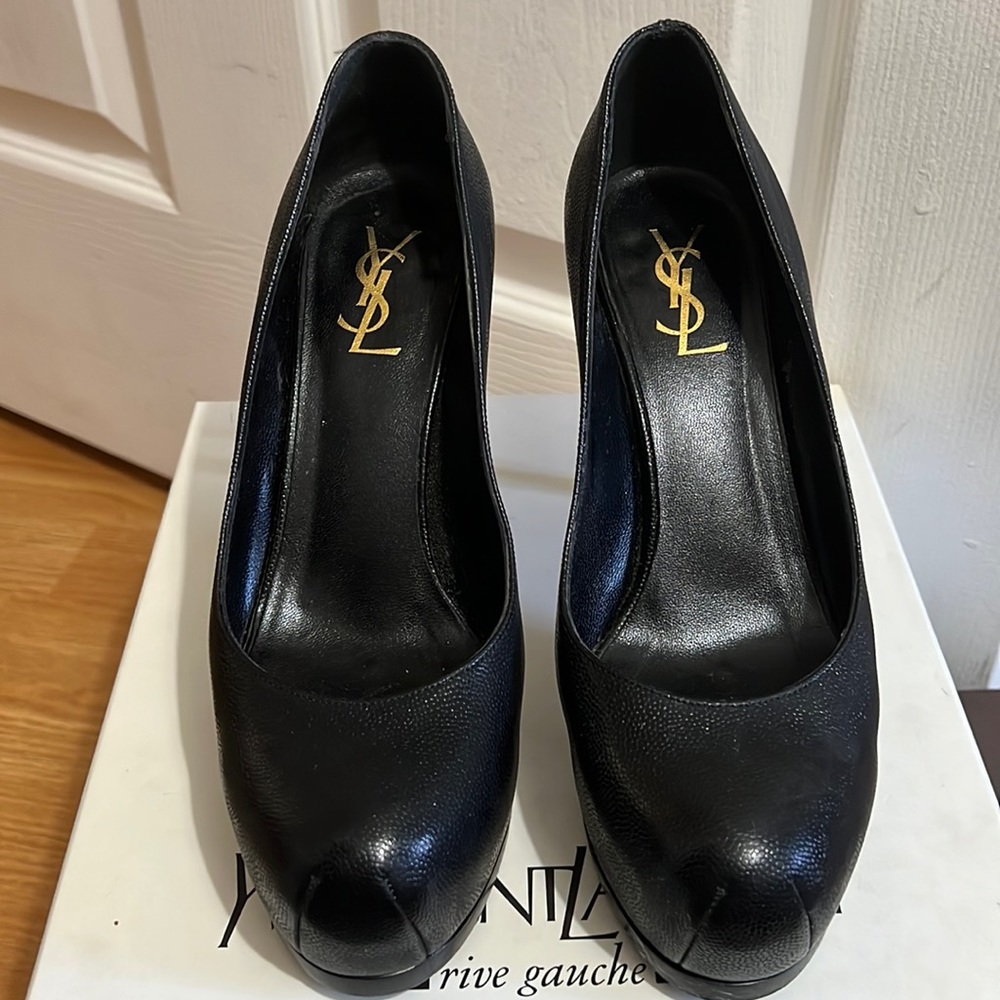 Yves Saint Laurent Heels, in Caviar leather black, size 38